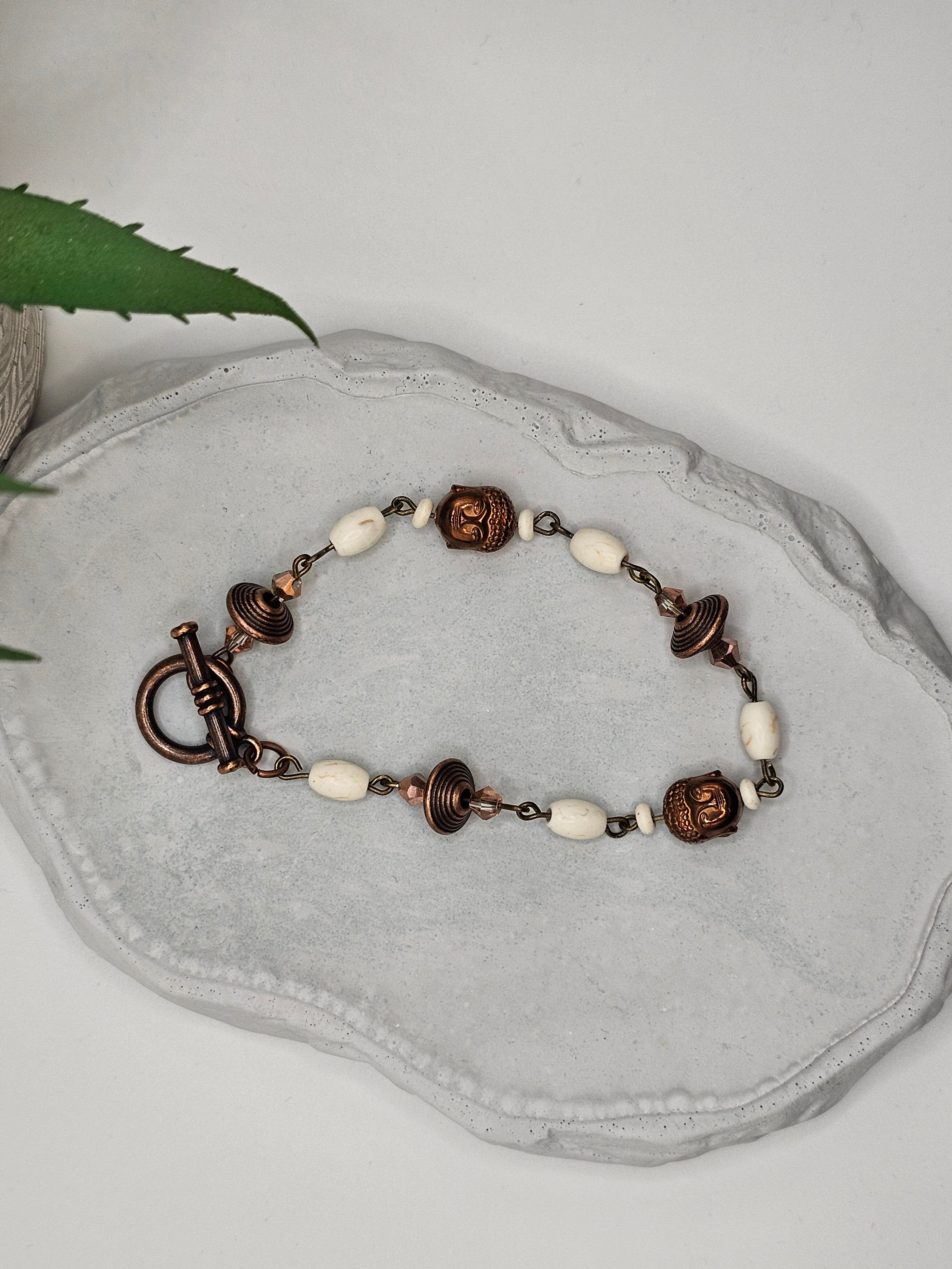 Bronzed copper and mixed beaded bracelet